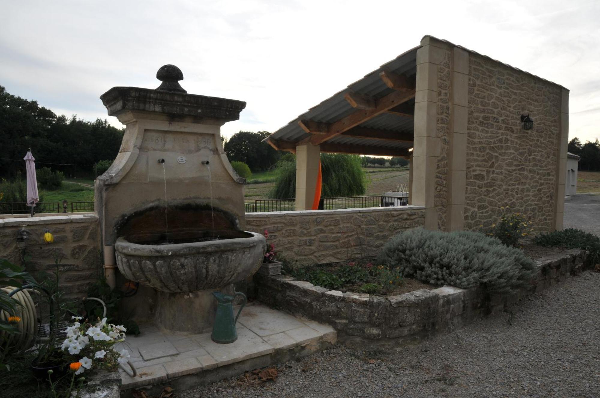 Hotel Les Anes De Forcalquier Exterior foto